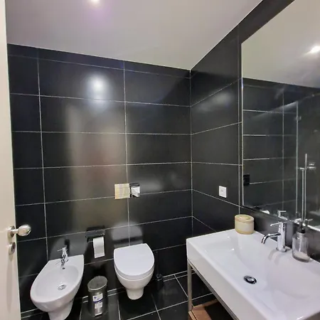 Urban Oasis- Terrace And Space For 4 * Лиссабон