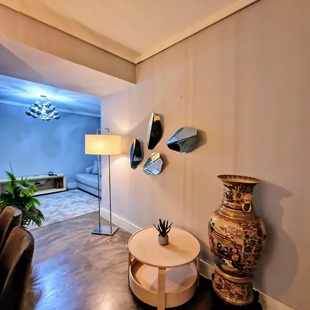 Urban Oasis- Terrace And Space For 4 Apartment *