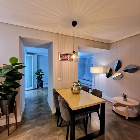 Urban Oasis- Terrace And Space For 4 Apartamento